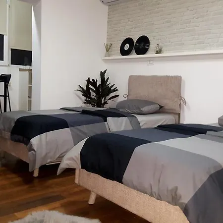 Traveler's Place At Centre Apartament Tirana