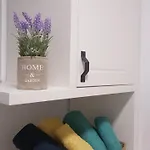 Traveler's Place At Centre Apartment *