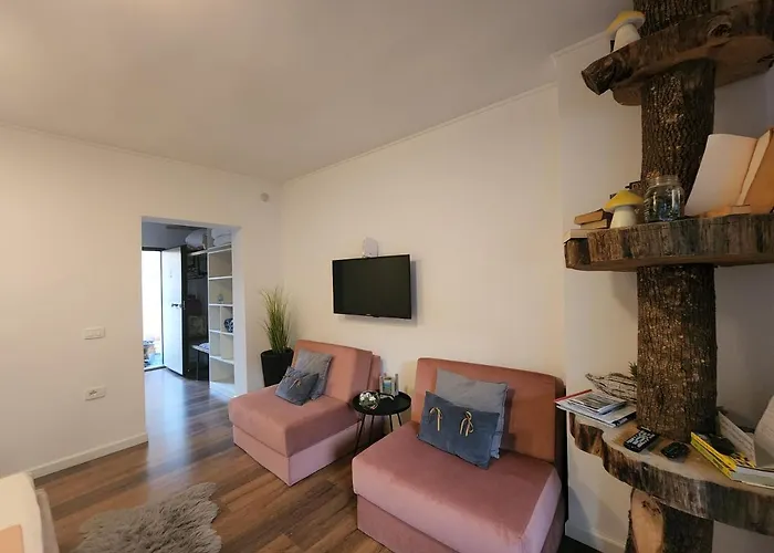 Traveler's Place At Centre Тирана